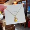 Goldene Herz-Halskette mit Sonnenblumen-Anhänger und funkelnden Kristallakzenten - Sonnenblumen-Herzstil (X450) / Gold