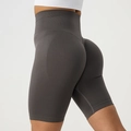 Nahtlose High-Waist-Yoga-Shorts in Dunkelgrau mit Scrunch-Butt-Effekt und Rippenstruktur - S / Rauchgrau