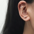 Minimalist gold ear crawler with rectangular zircons and wrap-around bar design - Straight Line Style (DZ-642) / Gold