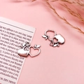Silberner Apfelanhänger mit Herzausschnitt und Blatt für DIY Schmuckherstellung - 1 Stück Retro Silber Herzform Apfel