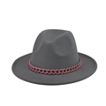 Détail du chapeau fedora en laine grise avec chaîne décorative rose mat - Gris Moyen (16)