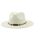 Chapeau Panama d'été crème avec ruban de perles bohème et large bord sur fond blanc - Crème