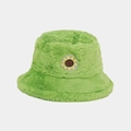 Dettaglio di un cappello da pescatore in peluche verde con texture soffice e girasole ricamato - M (56-58cm) / Verde