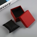 Scatola porta orologi quadrata rossa in similpelle con cuscino in velluto nero per gioielli - 8,5*8*5cm (Cuscino Incluso) / Rosso a Piccole Strisce