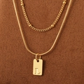 Zweilagige Goldhalskette mit Perlenkette, Schlangenkette und quadratischem L-Anhänger - Gold Buchstabe L (KN293969-Z)