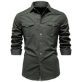 Dettaglio della camicia militare in twill di cotone con doppie tasche sul petto - S / Verde Militare