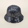 Eleganter schwarzer Fischerhut mit silbernen Pailletten-Rauten für Sonnenschutz und Mode - M (56-58cm) / Silber Serie