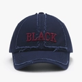 Dunkelblaue Baseballkappe mit roter Black-Stickerei und Used-Look an den Rändern - Verstellbar / Marineblau