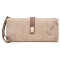 Portafoglio lungo beige da donna con stampa a foglia vintage e cinturino a fibbia - Cachi