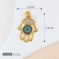 Ciondolo Mano di Fatima in oro con zirconi blu, dimensioni 1,6 x 2,6 cm, peso di 2,1 g - Oro Zirconia Blu Malocchio