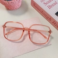 Pink heart-shaped Y2K sunglasses in translucent jelly finish with square frame - Pink 6-Large Square Translucent Pink Style