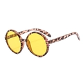 Übergroße runde Sonnenbrille mit Leopardenmuster, gelben Gläsern und rosa Scharnierdetails - Leopardenmuster Rahmen Mit Rosa Streifen Gelbe Gläser