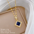Detailopname van blauwe vierkante hanger ketting met afmetingen en gewichtsspecificaties - Blauwe Ketting (G207)
