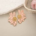 French vintage style layered daisy flower stud earrings in light pink and gold - Light Pink Daisy