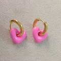 Orecchini a cerchio in acciaio inossidabile placcato oro 18K con cuore in smalto rosa - Rosa Barbie + Cerchio d'Oro