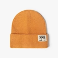 Bonnet en maille côtelée orange chaud avec étiquette tissée à lettres à la mode - Taille unique / Orange