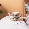 Mug in ceramica color crema con motivo a girasole e bordo marrone rossastro - Girasole Grigio - Tazza Singola
