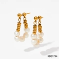Golden stainless steel beaded earrings with natural white freshwater pearls, model KDE1794 - Gold KDE1794