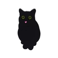 Dettaglio di una spilla smaltata a forma di gatto nero con occhi verdi vivaci - Stile Gatto Seduto (WY3119)