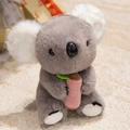 Peluche koala grigio con bastoncino di bambù rosa e morbide orecchie bianche - Koala Grigio / 20cm