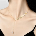 Minimalistische goldene Weizenähren-Halskette mit eleganten weißen Perlenakzenten - Gold Perle Weizenähre Halskette
