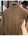 Brauner Vintage-Strickpullover mit Reißverschluss, Zopfmuster und geripptem Stehkragen - M / Camel