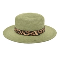 Dettaglio cappello di paglia verde con fascia leopardata e borchia dorata elegante - M (56-58cm) / Verde Militare
