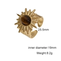 Detailansicht eines 18k vergoldeten Sonnenrings mit Tigerauge-Stein und Maßangaben - Böhmisches Sonnen-Design (JR1082-GA)