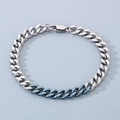 Heren Cubaanse schakelarmband van zilverkleurig roestvrij staal met blauw gestreepte delen - Stijl B Getextureerde Blauwe Armband