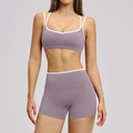 Set yoga da donna in grigio lavanda con bordi bianchi a contrasto, reggiseno e pantaloncini - Taglia S / Top E Pantaloni / Viola Taro (Bra + Pantaloncini)