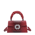 Borsa a tracolla rossa texture coccodrillo con fibbia diamantata e manico arricciato - Rosso