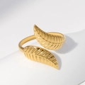 Verstellbarer goldener Edelstahlring mit detailliertem Blatt-Design und Wickel-Optik - Einheitsgröße (Einstellbar offen) / Gold