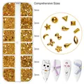 Set nail art 12 scomparti con ciondoli dorati in metallo a forma di stelle e cuori - Borchie in Metallo Oro Forme Miste (12G-238)