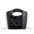 Mini borsa a secchiello in PVC trapuntato nero con tracolla a catena dorata - Nero