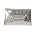 Zilveren enveloppe clutch met krokodillentextuur en gouden metalen gesp - Zilver