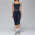 Dunkelblaues Yoga-Set mit bauchfreiem Spaghettiträger-Top und hoher Capri-Leggings - S / Badge Blau (Weste+Capris)