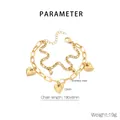 Dettaglio del bracciale dorato a doppio strato con ciondoli a cuore testurizzati e chiusura - Bracciale Oro (KB202987-Z)