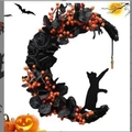 Halloween-Mondkranz mit schwarzer Katzensilhouette und orangefarbenen Beeren - Wildbeeren & Schwarze Rosen