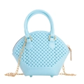 Mini borsa jelly azzurro perla con tracolla a catena dorata e superficie testurizzata - Azzurro