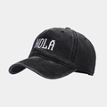 Détail de la broderie NOLA sur la casquette de baseball noire délavée en coton pur - Réglable / Noir