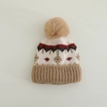 Dettaglio della maglia del berretto Fair Isle con un grande pompon soffice in cima - 3-10 anni / Cachi