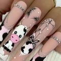 Extra lange matte Kunstnägel in Rosa mit Kuhmuster, Strasssteinen und Silberkette - Cartoon Kuh Matte Kleber Stil (SGCY-258)