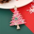 Detailansicht der rosa Emaille-Weihnachtsbaum-Brosche mit bunten Strasssteinen - Rosa