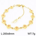 Bracciale a catena con fiori dorati, cristalli rossi e ciondolo a piuma sottile - Rosso (KB210358-GC)
