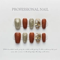 Handgefertigte Kunstnägel mit herbstlichen Strasssteinen, Karamellorange und Goldfolie - Strass Kurz Sarg / Extra Klein (XS)