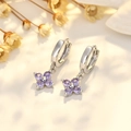 Boucles d'oreilles trèfle en argent avec zircons violets et fermoirs à charnière - Trèfle en Zirconia Violet / Or Blanc
