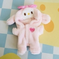 Rosafarbener Plüsch-Kapuzenoverall mit Ohren im My Melody-Stil und LOVE-Stickerei - Passend für 17cm Puppe / Süßer Cartoon-Hasen-Overall