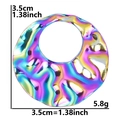 Ciondolo tondo geometrico in acciaio inossidabile arcobaleno con superficie strutturata - Arcobaleno