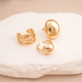 Set di tre anelli geometrici dorati con forme lisce su pietra naturale bianca - Oro (Set da 3 pezzi)