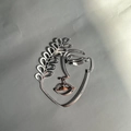 Topper per torta in acrilico con viso di donna astratto minimalista, decorazione artistica chic. - Piccolo Argento 7